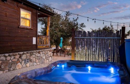 Fredericksburg House | Rockin' R Ranch - 4 Cabins & Sleeps 10