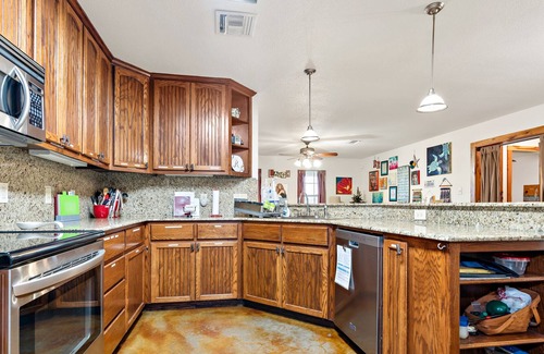 Bell County Cabin | Rockin' R Retreat Center located just outside of Temple Tx