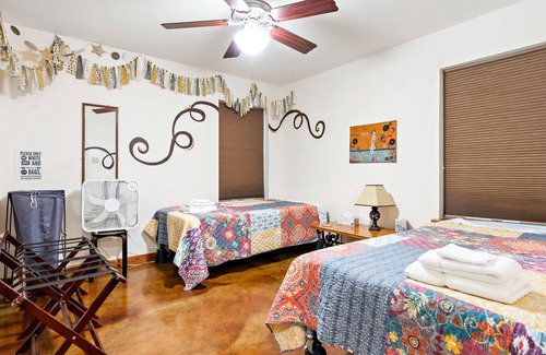 Bell County Cabin | Rockin' R Retreat Center located just outside of Temple Tx