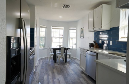 Greenslopes At Lake Creek House | Rockin' Round Rock: 15 Mins to Austin, 2 Mins to DT RR