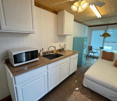 Round Top House | Rocking 40' Container