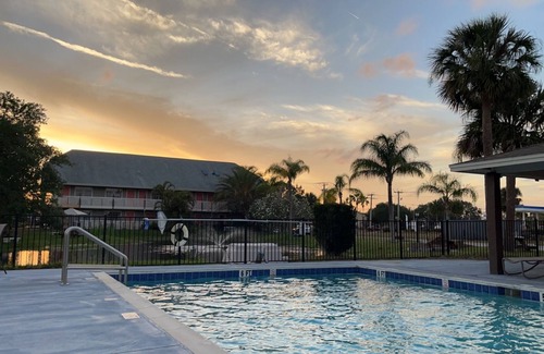 Rockledge Hotel | Rockledge Rooms and Rentals