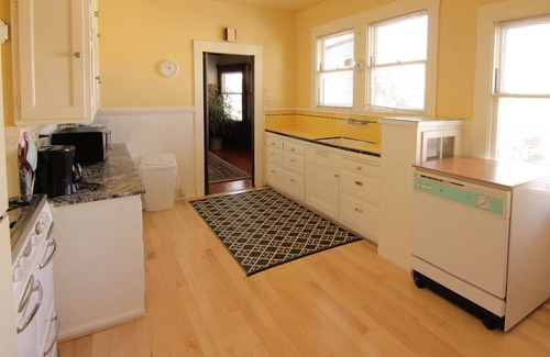 Piedmont Avenue House | Rockridge Area Craftsman BungalowWalk to College Av