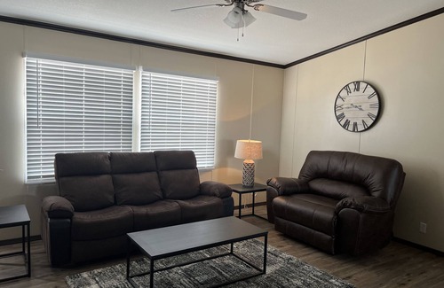 Hobbs House | Rockwind Retreat