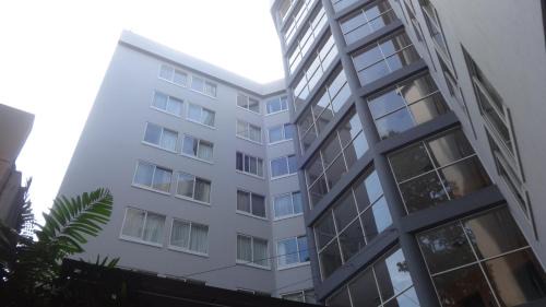 Kurunduwatta Apartment | Rockwood Apartment Colombo 7