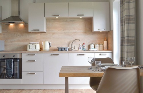 St. Mary's Cottage | Rockworks Chalets No.3 - UK7042
