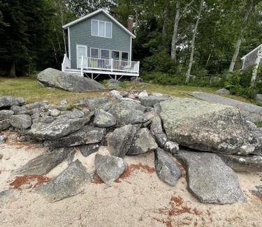 Standish House | ROCKY BEACH LIMIT 5 cabin