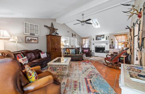 Fredericksburg House | Rocky Creek Retreat - 3 Bedroom Firepit