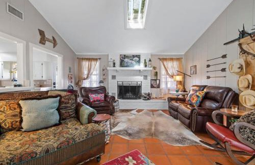 Fredericksburg House | Rocky Creek Retreat - 3 Bedroom Firepit