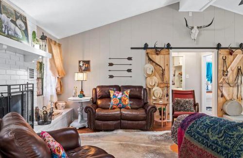 Fredericksburg House | Rocky Creek Retreat - 3 Bedroom Firepit