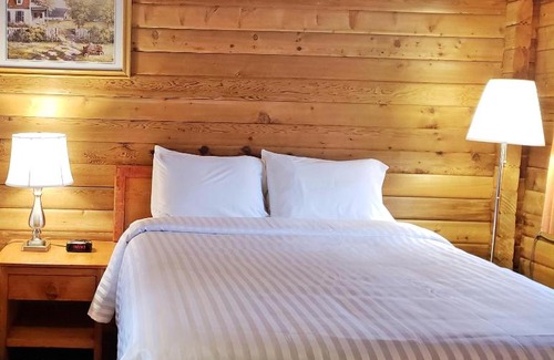 Valemount Hotel | Rocky Inn