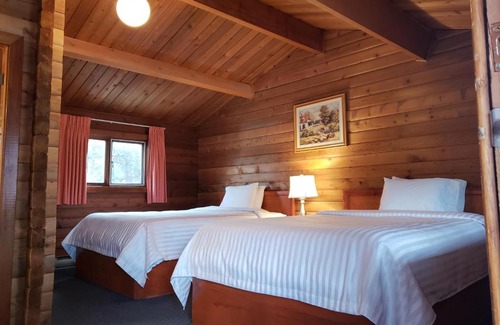 Valemount Hotel | Rocky Inn