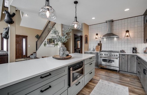 Blue River House | Rocky Mountain Place - Stunning Mountain Views with Private Hot Tub! Near Breckenridge