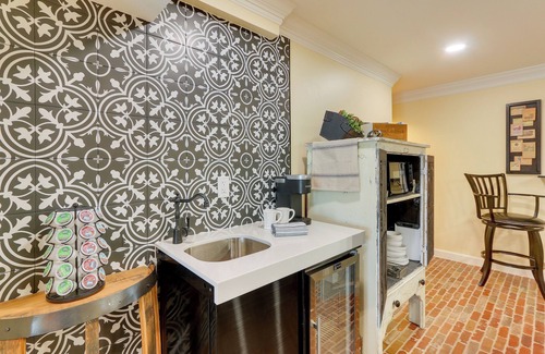 Leesburg Apartment | Rocky Vines Wine Country Retreat w/Fire Pit