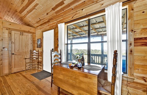 Fredericksburg Cabin | Rockyridge Cabin-hill Country Views-20 min to Fred