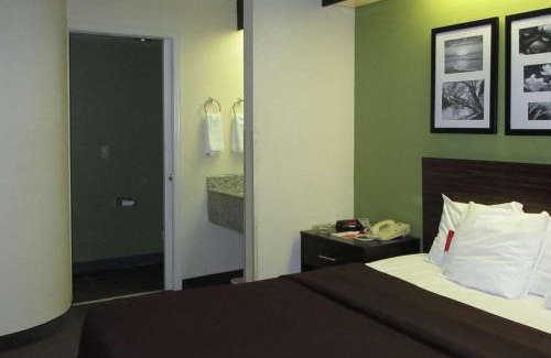 Albany Hotel | Rodeway Inn Albany South