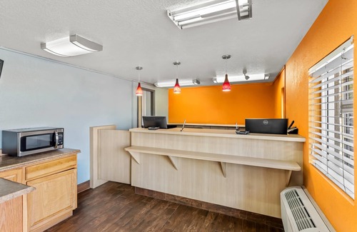 Northwest Heights Hotel | Rodeway Inn Albuquerque West