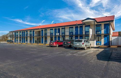 Broken Bow Hotel | Rodeway Inn Broken Bow-Hochatown
