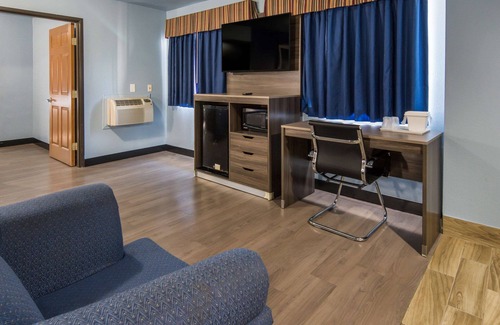 Original Town Hotel | Rodeway Inn Carrollton I-35E
