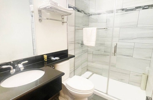 Cathedral Hill Hotel | Rodeway Inn Civic Center