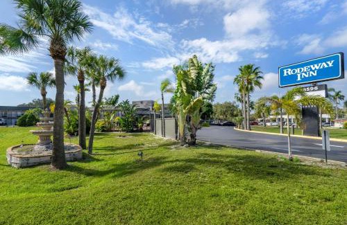 Clearwater Hotel | Rodeway Inn Clearwater-Dunedin