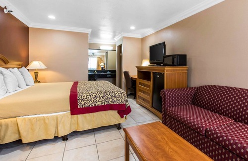 Cypress Hotel | Rodeway Inn Cypress - Near Cypress College