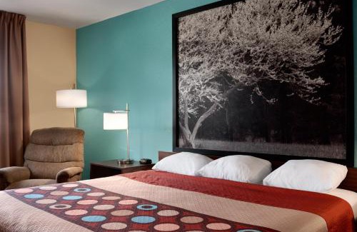 Effingham Hotel | Rodeway Inn Effingham North