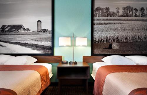 Effingham Hotel | Rodeway Inn Effingham North