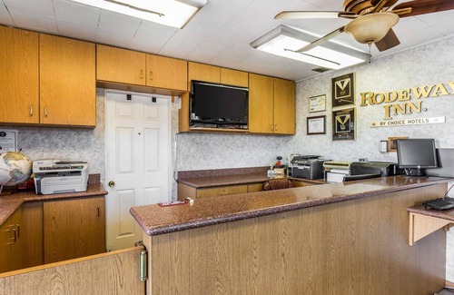 Elko Hotel | Rodeway Inn Elko Downtown Area