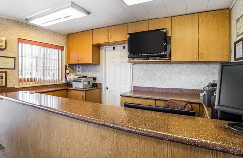 Elko Hotel | Rodeway Inn Elko Downtown Area