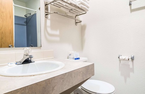 Enumclaw Hotel | Rodeway Inn Enumclaw Mount Rainier-Crystal Mountain Area