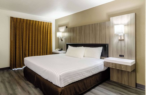 Enumclaw Hotel | Rodeway Inn Enumclaw Mount Rainier-Crystal Mountain Area