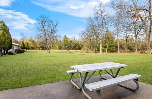Oscoda Hotel | Rodeway Inn Formerly Camp Inn Lodge