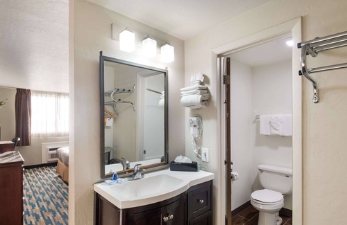 Fort Morgan Hotel | Rodeway Inn Fort Morgan