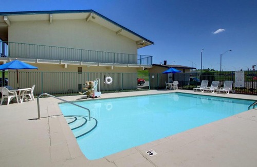 Fort Smith Hotel | Rodeway Inn Fort Smith I-40