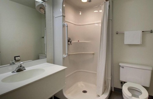Fort Smith Hotel | Rodeway Inn Fort Smith I-40