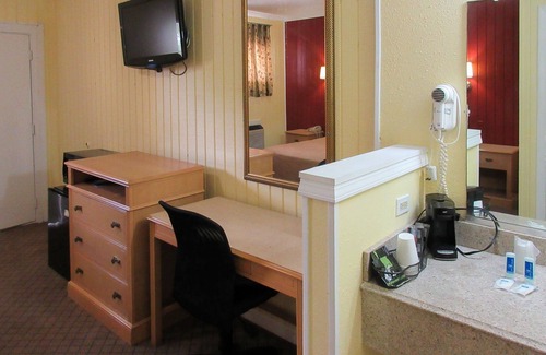 Northeast Kansas City Hotel | Rodeway Inn Kansas City Downtown Area