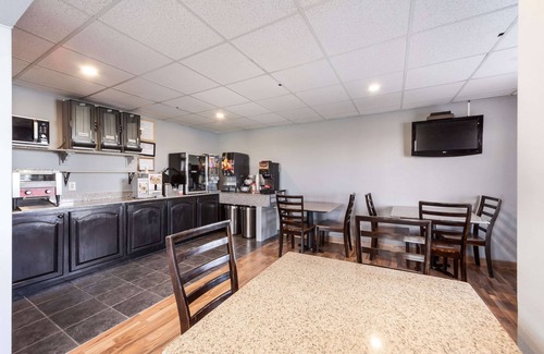 Lincoln Hotel | Rodeway Inn Lincoln West - University Area