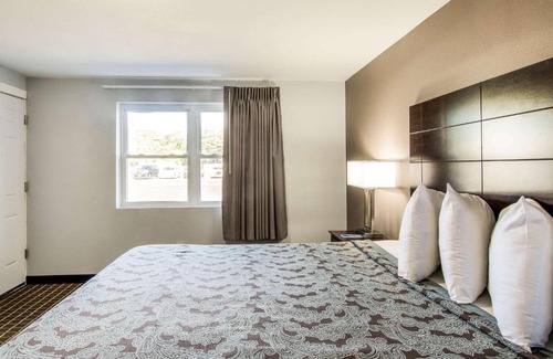 Middleborough Hotel | Rodeway Inn Middleboro-Plymouth
