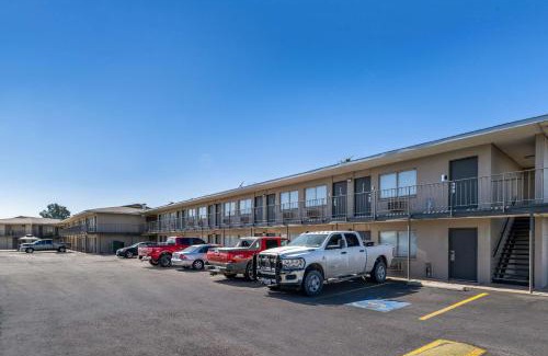 Midland Hotel | Rodeway Inn Midland South