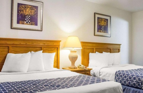 Security Acres Hotel | Rodeway Inn Old Town Scottsdale