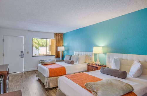 Gulf Highlands Hotel | Rodeway Inn Port Richey North