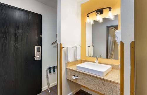 Red Oak Hotel | Rodeway Inn Red Oak