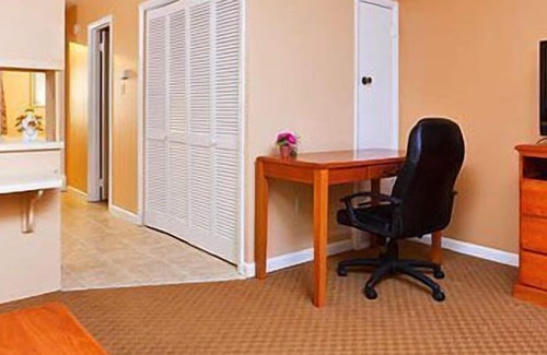 Peach Orchard Hotel | Rodeway Inn & Suites Hephzibah Augusta