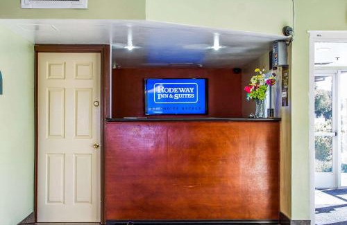 Hayward Hotel | Rodeway Inn & Suites