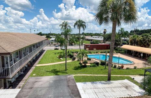 Sun City Center Hotel | Rodeway Inn Sun City Center