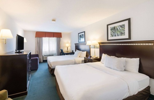 Urbana Hotel | Rodeway Inn Urbana Champaign University Area