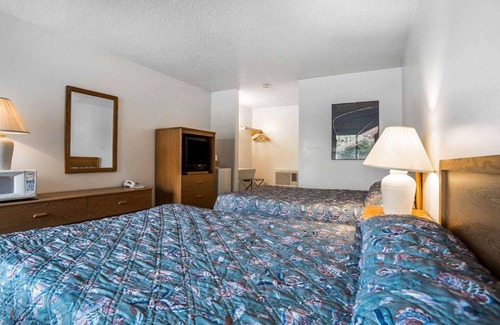 Arlington Hotel | Rodeway Inn