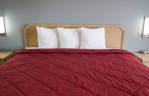 Beebe Hotel | Rodeway Inn