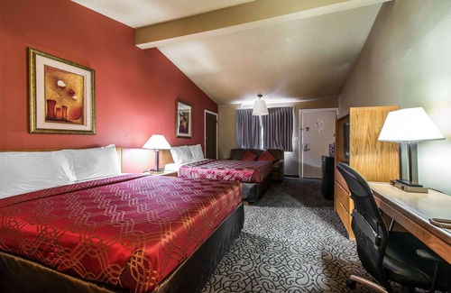 Brush Hotel | Rodeway Inn